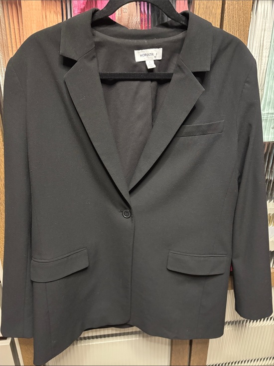 Nordstrom Jackets & Blazers - Nordstrom Black Single-Button Women's Blazer with Notch Lapel
